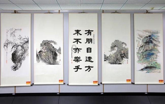 日活用户过亿的高德：广告被点名后，出行也崩了？